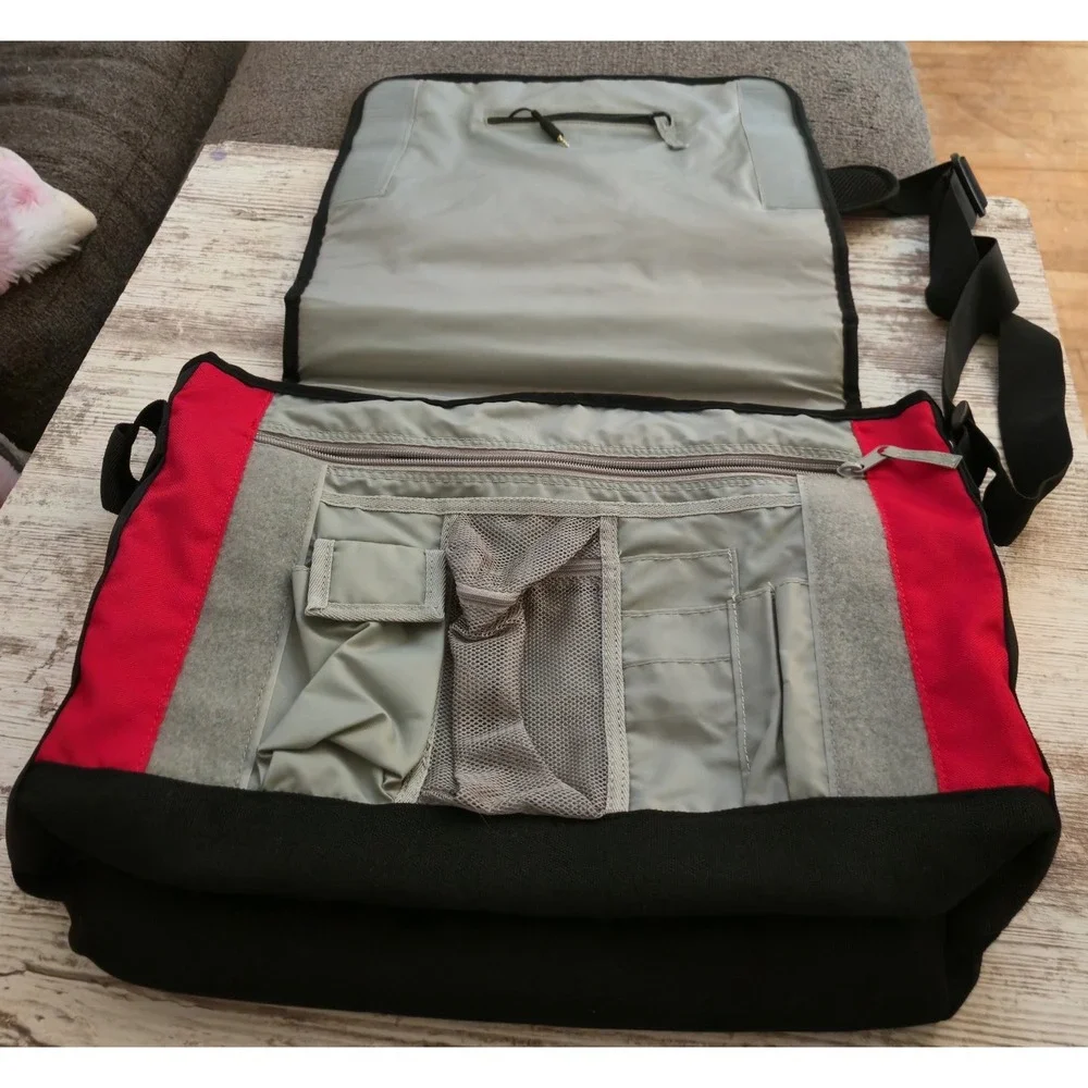 Lands' End Cool Blue Light-Up Messenger Bag Red Black Laptop Commuter B4C-MB